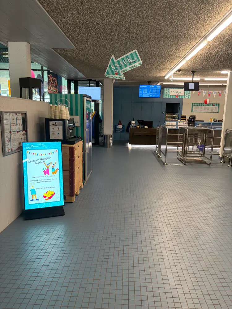 MOVE-MALL digitaler Kundenstopper beim Restaurant Mooshüsli in Emmen